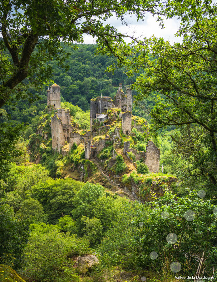 Les Tours de Merle à Saint Geniez Ô Merle, Xaintrie